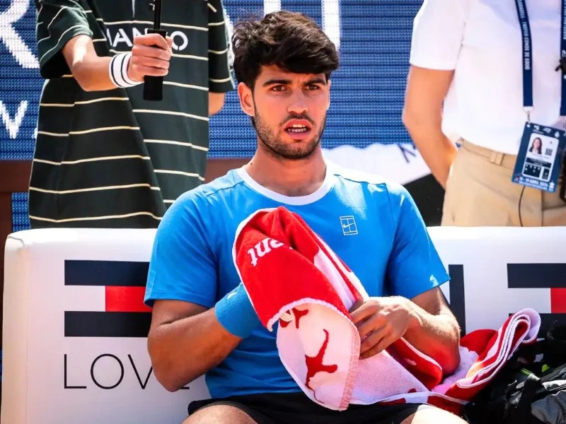 carlos-alcaraz-lesion-muneca-derecha-retirada-barcelona-open-2026|Foto: GTRES 