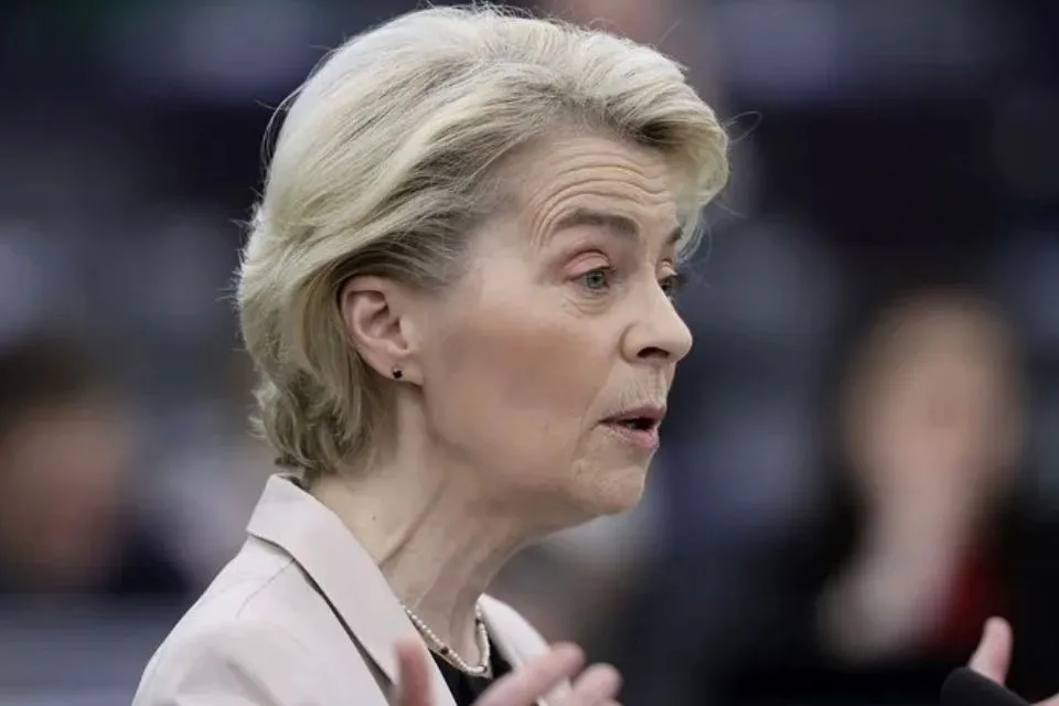 La presidenta de la Comisión Europea, Ursula von der Leyen|Foto: EFE/EPA/Ronald Wittek La UE ofrece a EEUU aranceles «cero por cero» para los bienes industriales