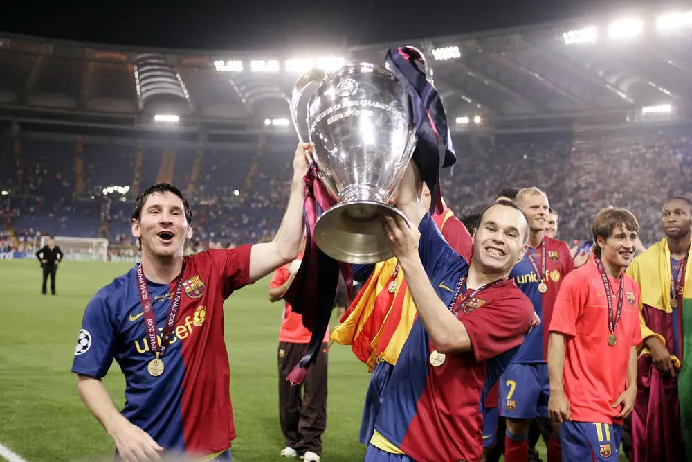 mini_MESSI-E-INIESTA-COPA-01
