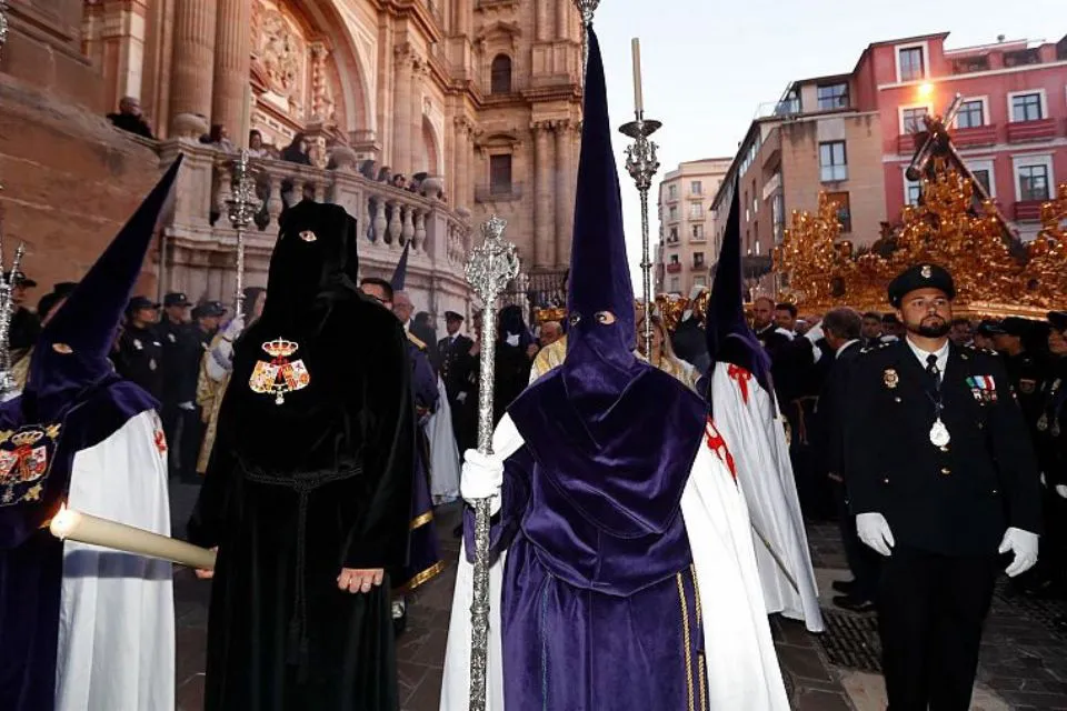 Acto de liberación del preso indultado el Miércoles Santo de 2024 en Málaga|Foto: RTVE Noticias/EFE/Jorge Zapata El Gobierno indulta a seis presos en Málaga, Jaén, Granada, León y Zaragoza por Semana Santa