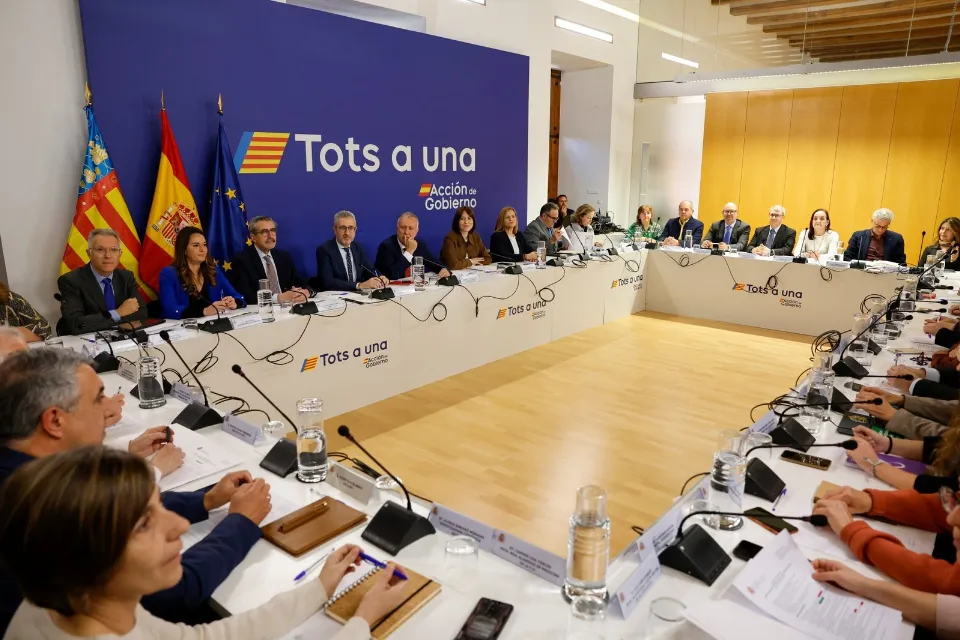 Gobierno y Generalitat abogan por la coordinación para la reconstrucción tras la dana- EFE/Ana Escobar El ministro de Política Territorial, Ángel Víctor Torres, y la ministra de Ciencia, Diana Morant, presiden el Comité de Personas Expertas para la Reconstrucción tras la dana. EFE/Ana Escobar
