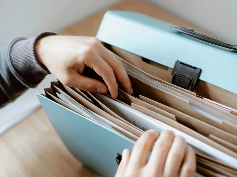 Cómo organizar tu documentación para trámites públicos