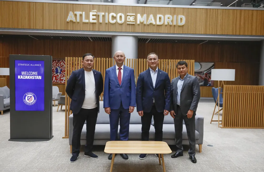 Atlético de Madrid y el embajador de Kazajistán