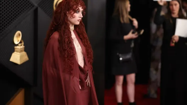 Chappell Roan en los Premios Grammy de 2026 | Foto:  John Shearer/Getty Chappell Roan abandona su agencia musical luego de que documentos judiciales vincularan a su CEO, Casey Wasserman con la cómplice de Jeffrey Epstein.