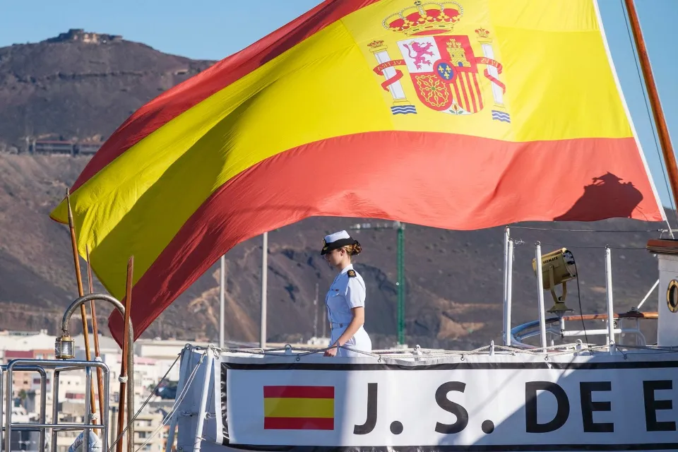 La princesa Leonor - puerto de Las Palmas de Gran Canaria - EFE/Ángel Medina G. La princesa Leonor llegó este martes al puerto de Las Palmas de Gran Canaria con el buque escuela de la Armada Española, el Juan Sebastián de Elcano. EFE/Ángel Medina G.
