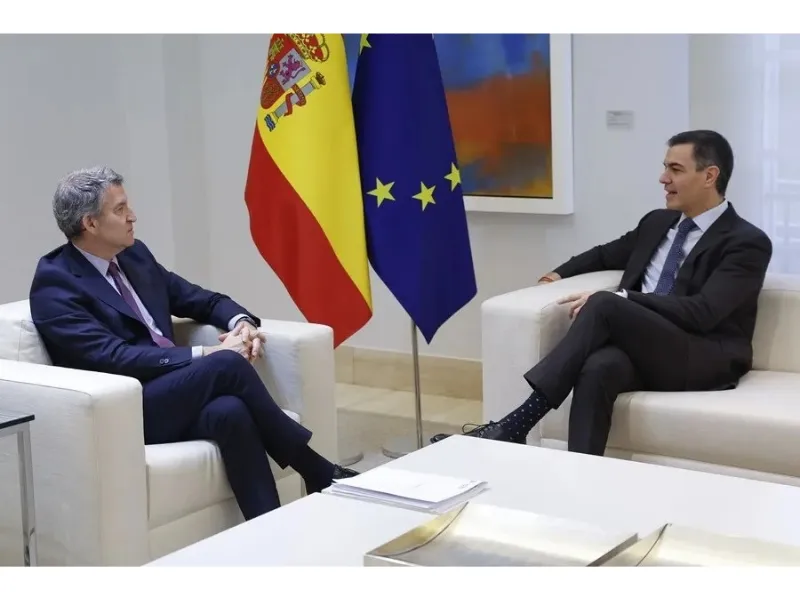 El presidente del Gobierno, Pedro Sánchez, y el líder del PP, Alberto Núñez Feijóo|Foto: EFE/Javier Lizón Sánchez y Feijóo se estrenan en TikTok para conectar con el público joven
