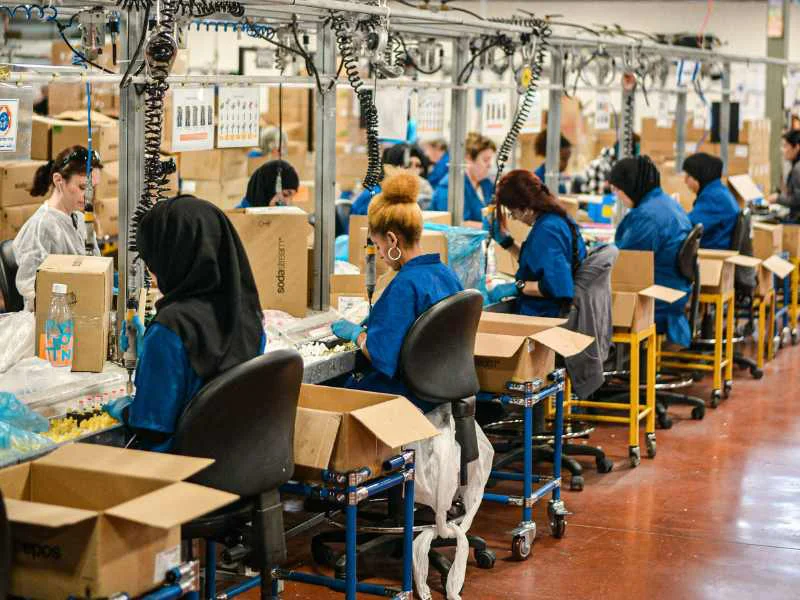España marca récord de 22,8 millones de ocupados pero el paro sube