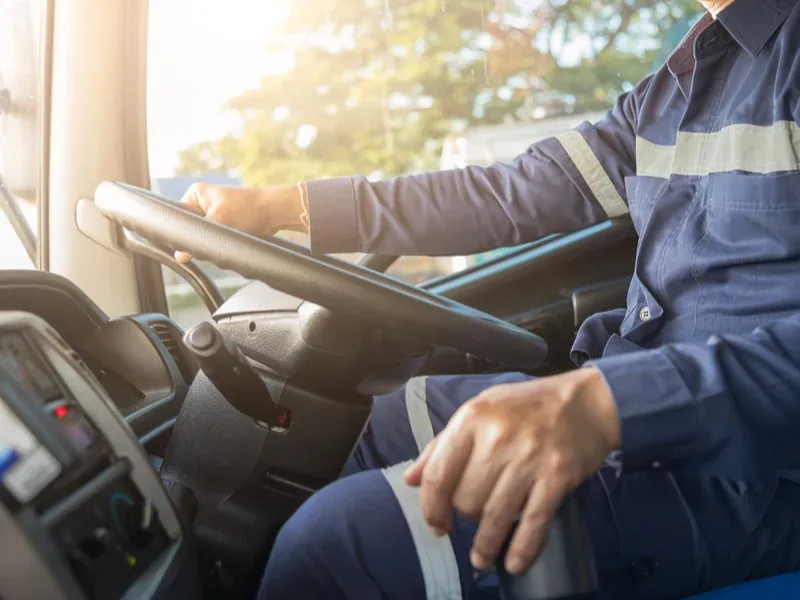 Trabaja en Alemania como conductor profesional: formación gratuita y salario desde 2.500 € Convocatoria del Servicio Público de Empleo Estatal (SEPE) y EURES para trabajar como conductor en Alemania con formación gratuita, salario desde 2.500 € y apoyo en alojamiento
