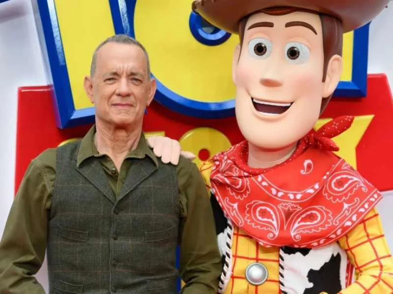 tom-hanks-actor-de-hollywood-junto-al-personaje-animado-woody-de-toy-story|Foto: Getty Images 