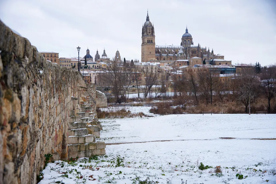 Puente romano - Salamanca - Catedral - nieve - invierno 