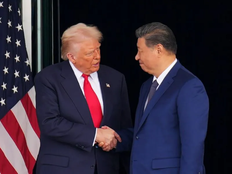 El presidente de EEUU, Donald Trump, y el presidente de China, Xi Jinping|Foto: Bloomberg/Andrew Harnik/Getty Images Trump y Xi Jinping pactan tregua comercial: tierras raras, fentanilo y TikTok en el centro 

