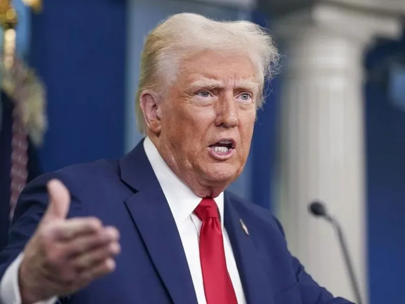 donald-trump-nicolas-maduro-conversaciones-cartel-de-los-soles-eeuu|Foto: EFE/Will Oliver Donald Trump afirma que podría dialogar con Nicolás Maduro porque «Venezuela quiere hablar», mientras EEUU designa al Cartel de los Soles como organización terrorista

