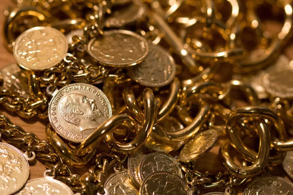 Metales Preciosos, Oro
