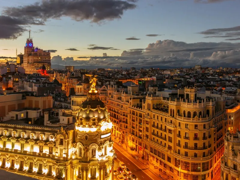 Madrid concentra casi la mitad de las grandes fortunas por su fiscalidad favorable Un estudio revela cómo la política fiscal de Madrid ha concentrado las grandes fortunas del país