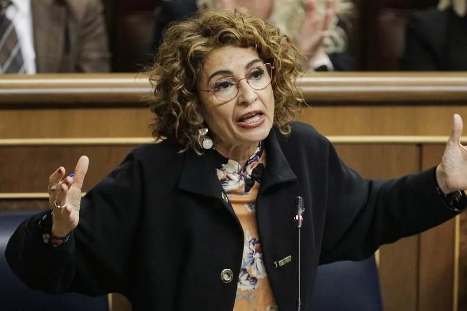 La vicepresidenta primera y ministra de Hacienda, María Jesús Montero|Foto: Europa Press/Candela Ordóñez Hacienda devolverá €1.200 en la declaración de la Renta a estos contribuyentes