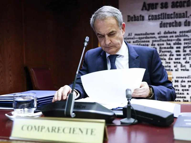 plus-ultra-zapatero-pruebas|Foto: EFE 