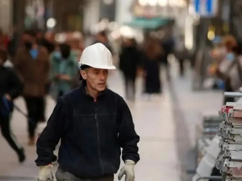 madrid-insatisfaccion-salarial-trabajadores|Foto: El Español/EFE Madrid lidera la insatisfacción salarial en España: seis de cada diez empleados rechazan su sueldo
