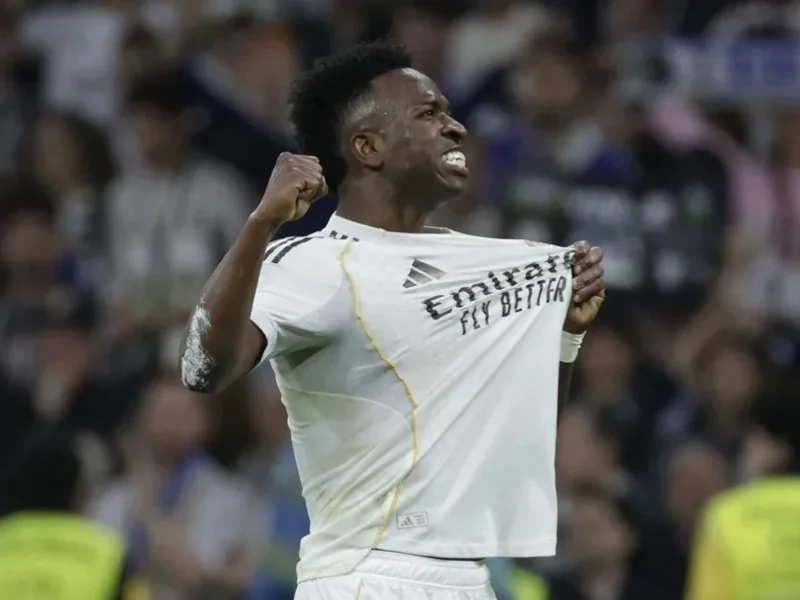 Vinicius Junior celebrando un gol con la camiseta del Real Madrid en el Santiago Bernabéu|Foto: EFE