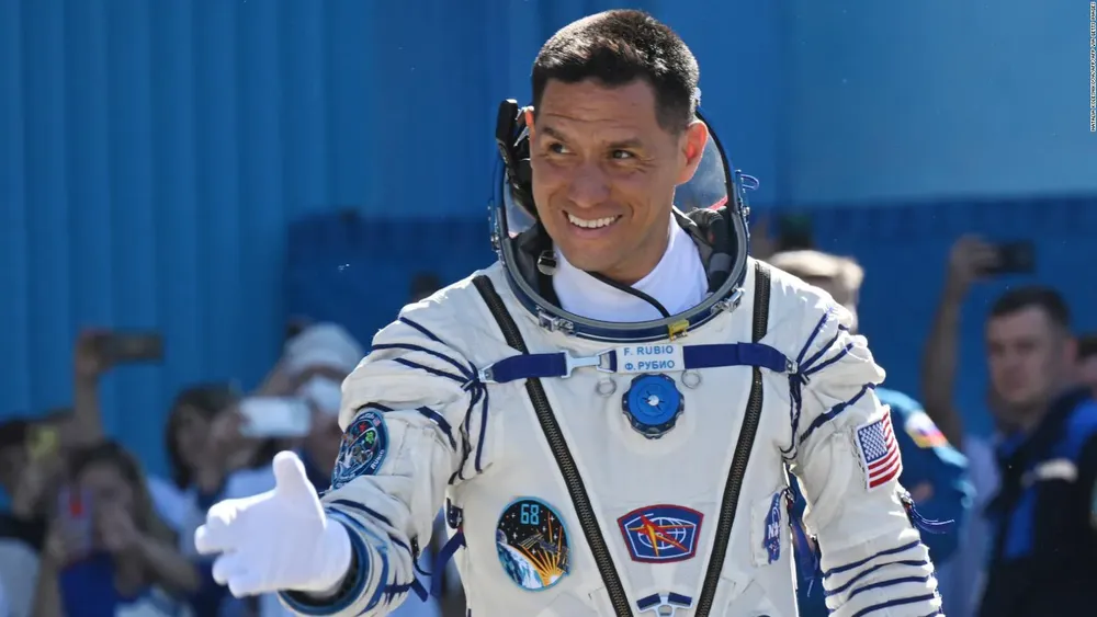 astronaut-frank-rubio-full-169