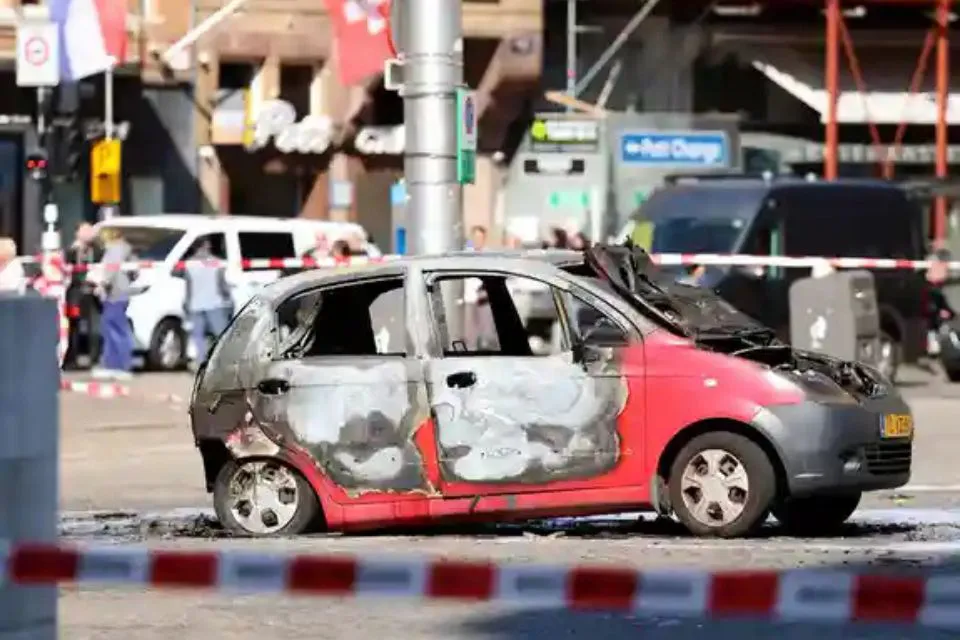 Ámsterdam: investigan explosión de coche en una plaza|Foto: ANP/IMAGO Ámsterdam: investigan explosión de coche en una plaza