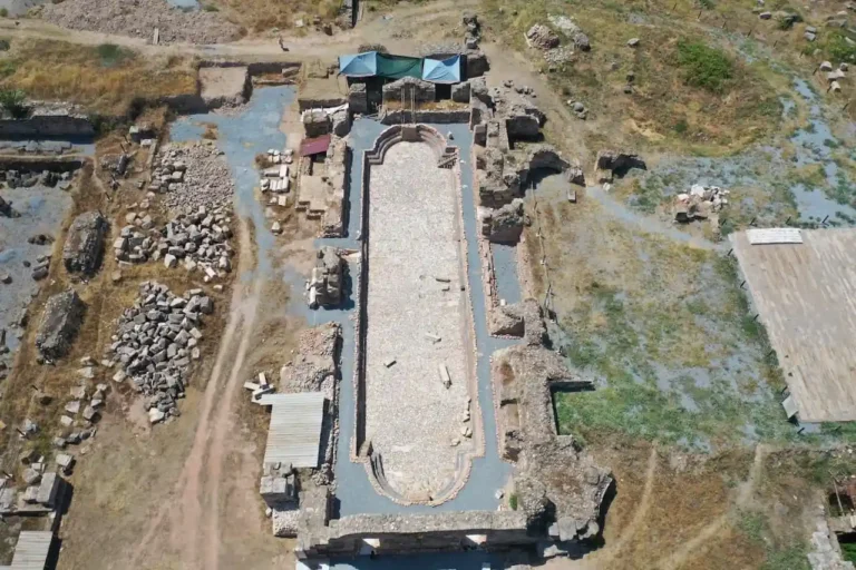 Vista aérea de la piscina romana descubierta en Turquía | Foto: Ministerio de Cultura de Turquía