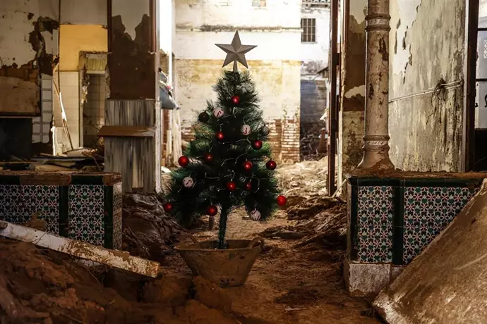 árbol de Navidad- 28 de noviembre de 2024-Paiporta- Valencia - Europa Press/Rober Solsona