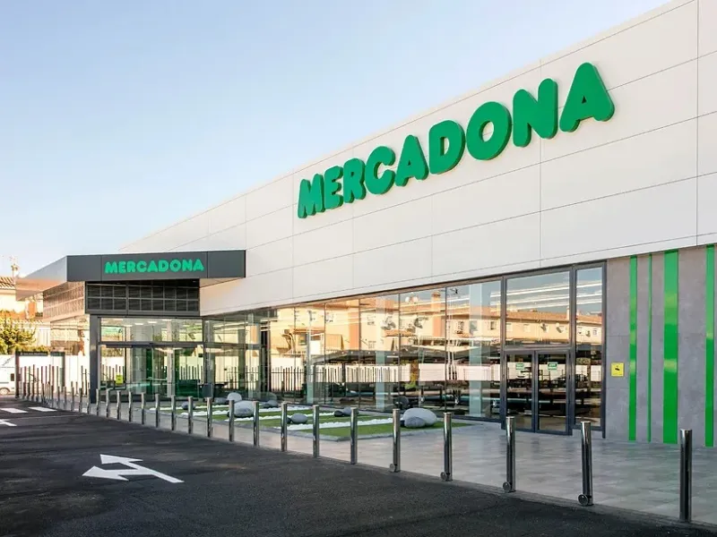 puente-diciembre-2025-horarios-supermercados|Foto: El Mundo Consulta los horarios de Mercadona, Lidl, Carrefour, Alcampo y otras cadenas durante el puente de diciembre 2025