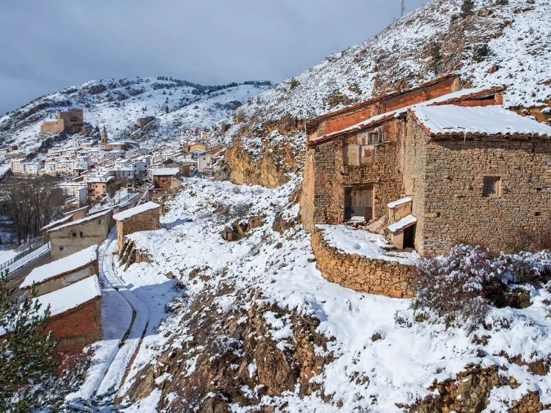 nieve-espana-2025-avisos-aemet La entrada de aire frío intensifica la inestabilidad en España: la Aemet mantiene avisos por nieve, lluvias y temperaturas bajo cero