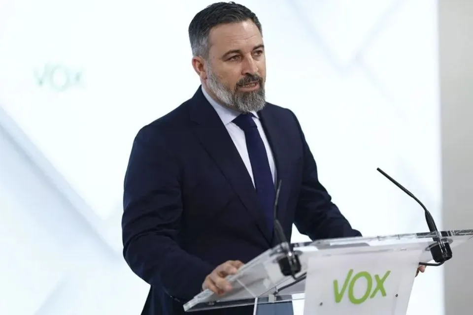 El líder de Vox, Santiago Abascal|Foto: EFE/Rodrigo Jiménez El Tribunal de Cuentas sanciona a Vox con €862.000 por aceptar donaciones anónimas