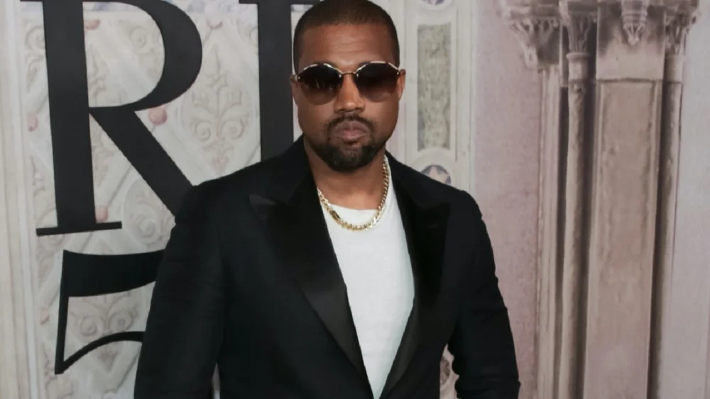 Kanye West llega a un acuerdo sobre demanda puesta por su ex-asistente | Foto: Getty
