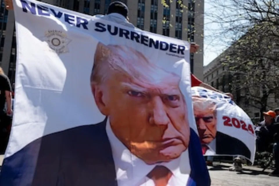 Imagen de Donald Trump en un cartel - Europa Press 