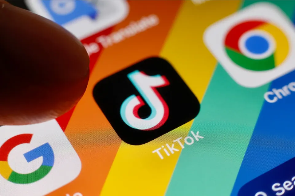 Tiktok  EFERitchie B. Tongo