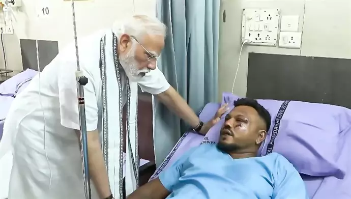 El primer ministro indio, Narendra Modi, y el único superviviente del vuelo de Air India|Foto: Europa Press/Javed Dar El único superviviente del vuelo de Air India: