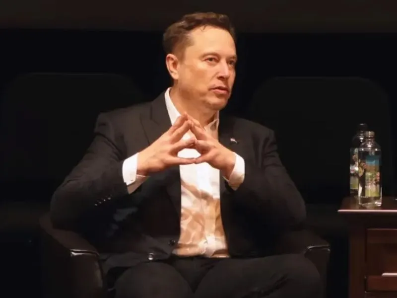 elon-musk-podcast-vision-futuro-economia-abundancia-ia|Foto: La Razón  Elon Musk vaticina el fin del ahorro tradicional. El CEO de SpaceX asegura que la IA y la robótica crearán una era de abundancia sin escasez
