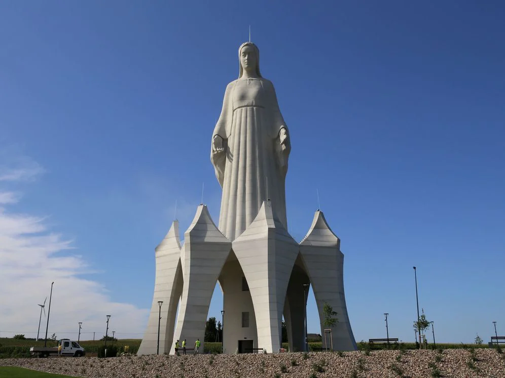 Estatua de la Virgen María, inaugurada en Polonia | Foto: Europa Press/Doris Heimann