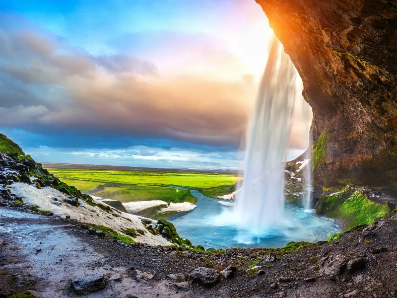 Fiordos Orientales de Islandia: turismo sostenible, naturaleza salvaje y rutas alternativas Descubre los Fiordos Orientales de Islandia: naturaleza virgen, turismo sostenible y experiencias únicas lejos del turismo masivo

