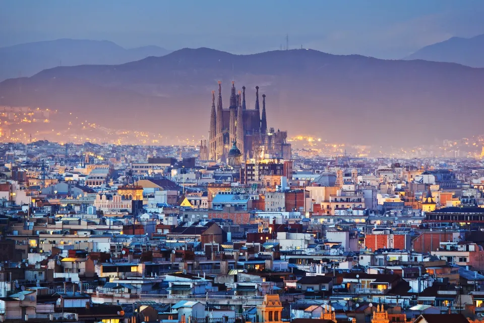 Barcelona y Madrid entre las ciudades más caras para alquilar en Europa  España figura entre los países europeos con mayor subida en precios de alquiler: destacando el auge en Barcelona y Madrid