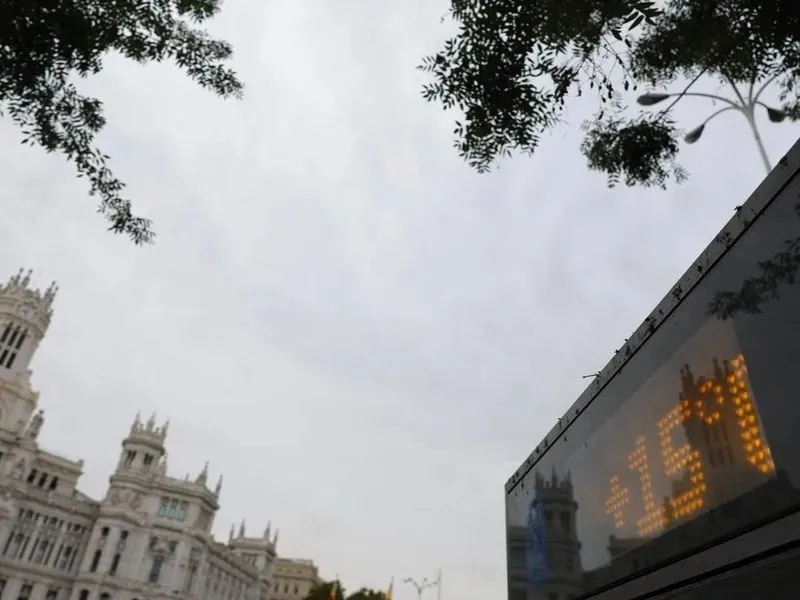 Noviembre arranca con lluvias abundantes y temperaturas suaves, según Aemet|Foto: EFE/Mariscal Aemet prevé lluvias intensas, niebla y temperaturas suaves en el país durante el inicio de noviembre. Consulta el pronóstico día a día
