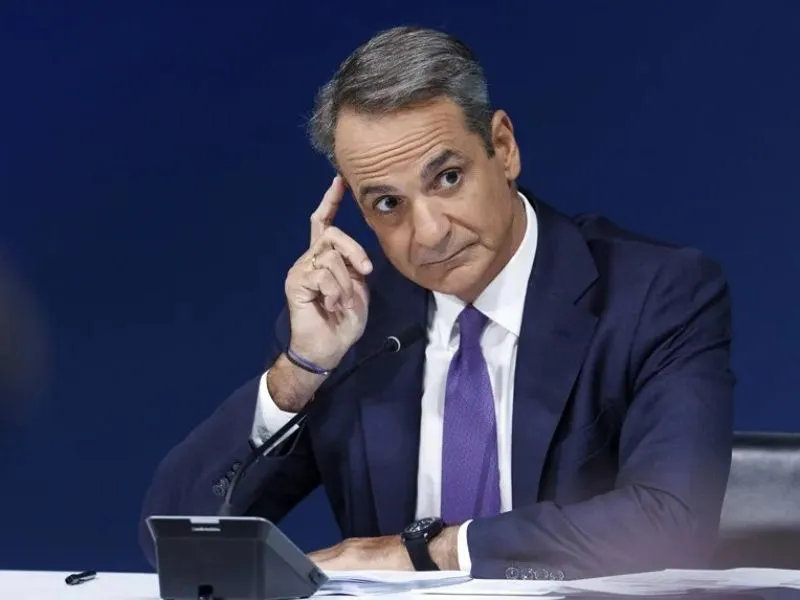 El primer ministro de Grecia, Kyriakos Mitsotakis|Foto: EFE/EPA/Achilleas Chiras Grecia aprueba ampliar jornada laboral hasta 13 horas diarias

