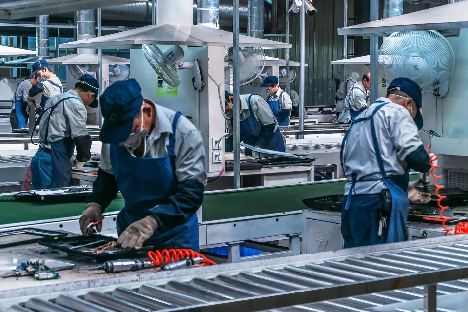 Trabajo - trabajador - trabajadores - fábrica - empleo 