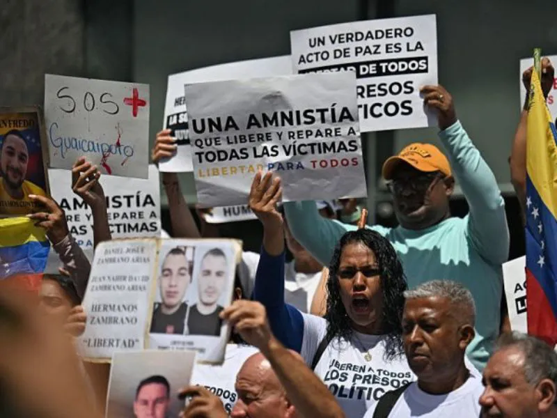 asamblea-nacional-venezuela-sesion-aprobacion-ley-amnistia-presos-politicos|Foto: CNN Venezuela aprueba amnistía para presos políticos entre 2002 y 2025. La ley excluye a quienes participaron en acciones armadas y delitos graves