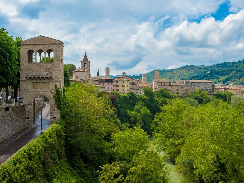 torres-medievales-y-edificios-historicos-de-ascoli-piceno