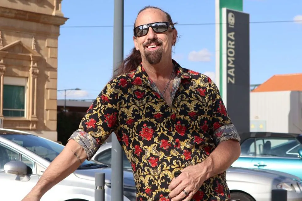 El estadounidense Jason Lee Beckwith, compró un pueblo de la España Vaciada|Foto: EFE Mariam A. Montesinos Un estadounidense compra un pueblo de la España Vaciada