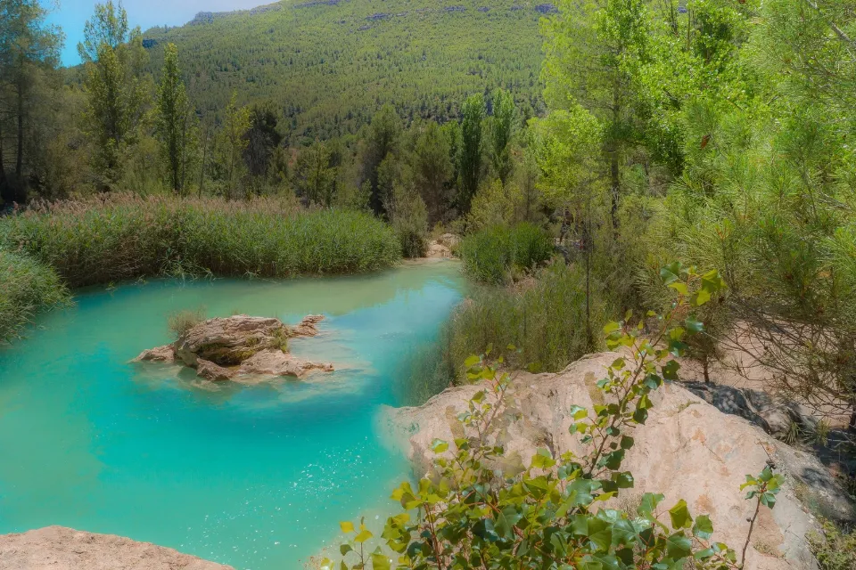 Un paraíso natural de aguas turquesas que conquista a todos está en Castilla-La Mancha Un paraíso natural de aguas turquesas que conquista a todos está en Castilla-La Mancha