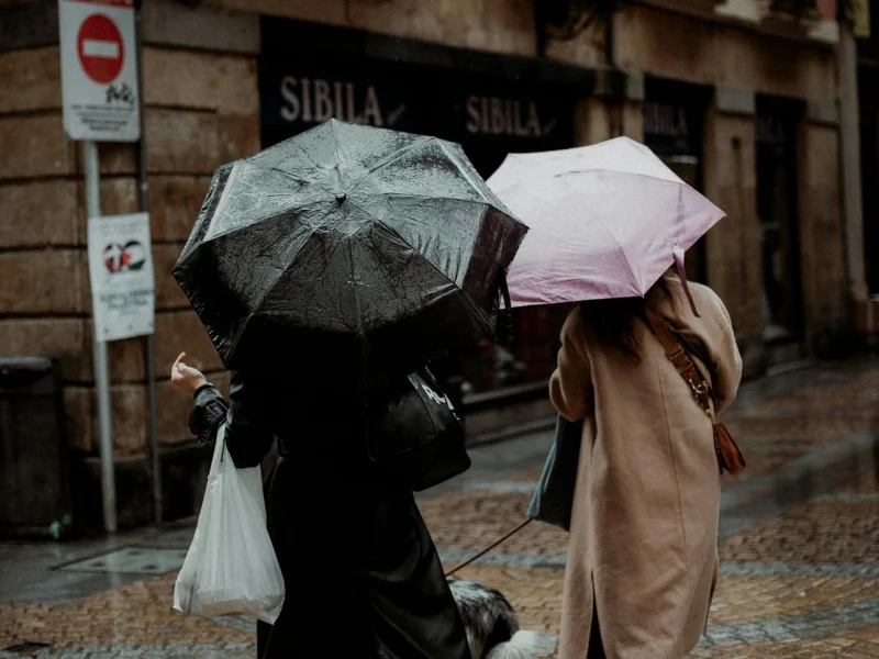 temperaturas-bajas-en-una-ciudad-lluviosa-de-espana
