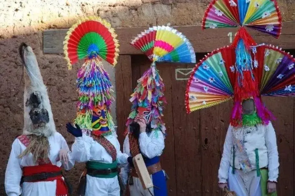Carnaval Antruejo de Velilla de la Reina en León|Foto: Europa Press JCYL El carnaval más peculiar de Castilla y León: mascaradas y guerra de ceniza