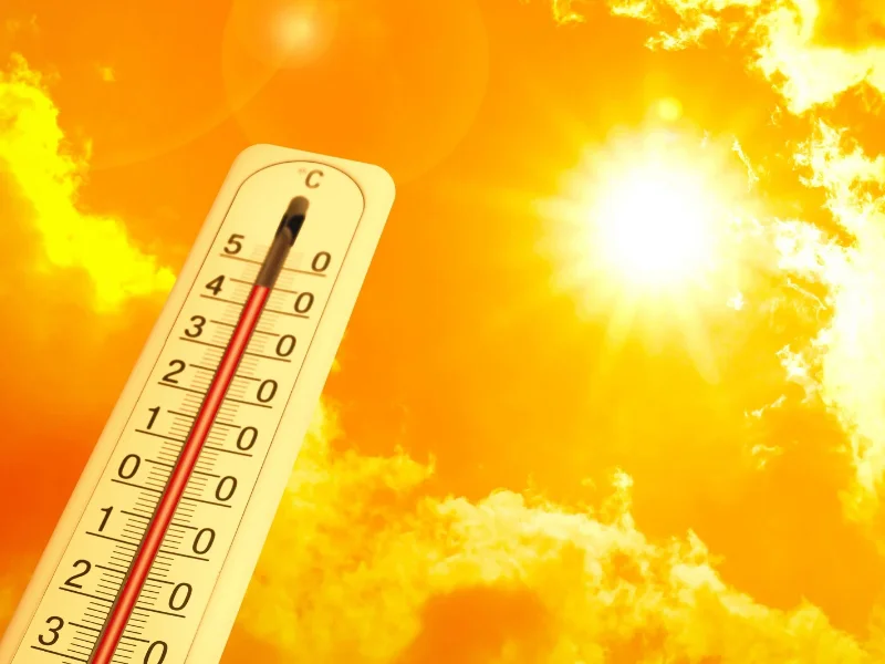 termometro-urbano-registrando-altas-temperaturas-bajo-el-sol