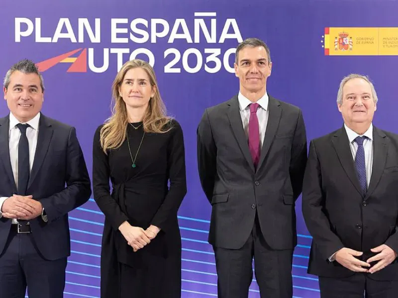 pedro-sanchez-anuncia-ayudas-coches-electricos|Foto: Eduardo Parra/Expansión  El Gobierno destinará 400 millones de euros a incentivar la compra de coches eléctricos y pide a la industria producir modelos más baratos en España
