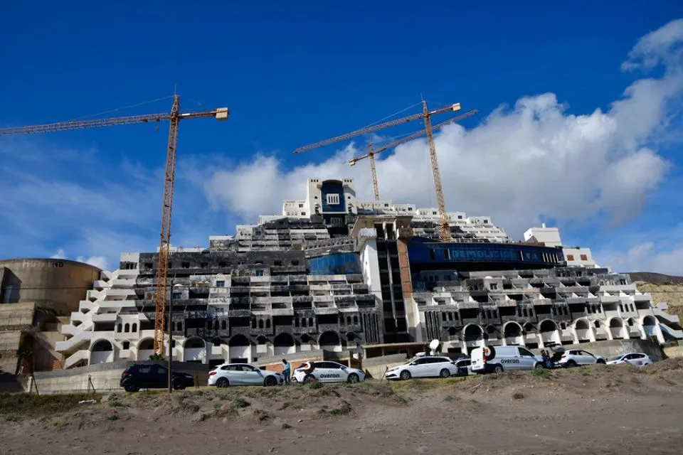 Imagen del hotel El Algarrobico de Carboneras (Almería). EFE/Carlos Barba