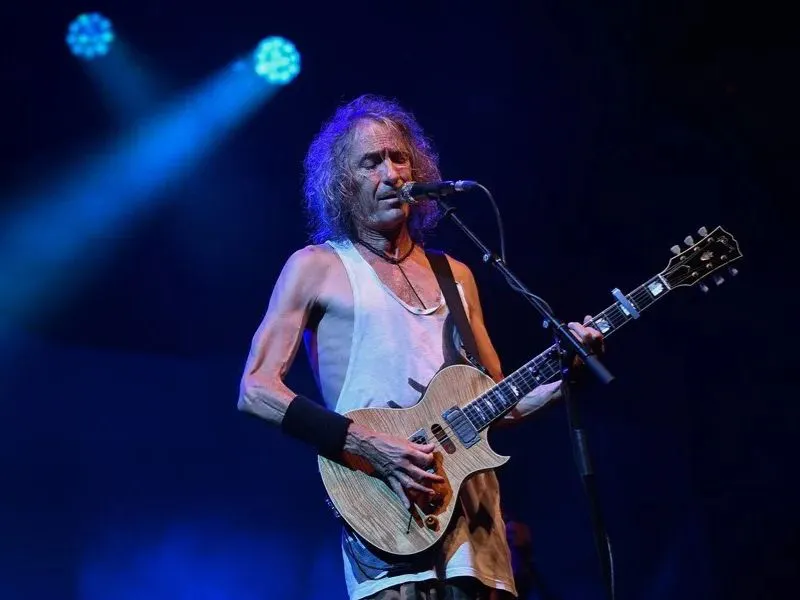 robe-iniesta-extremoduro-fallecimiento|Foto: EFE/Carlos Barba El músico extremeño Robe Iniesta, fundador de Extremoduro y referente del rock español, fallece a los 63 años